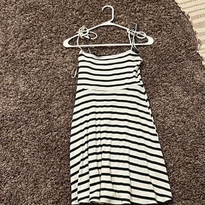 ribbed sundress. white and dark green